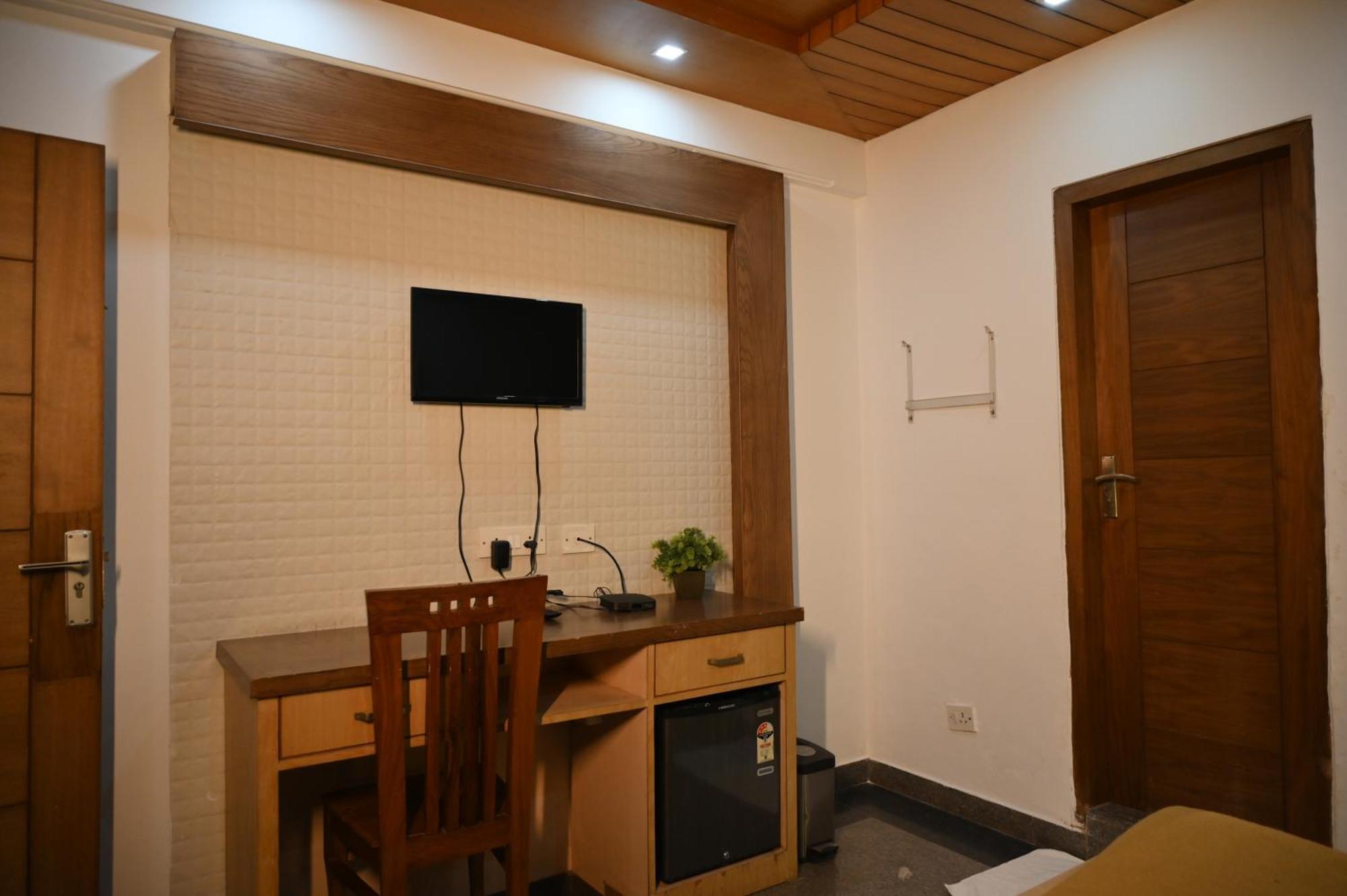 Hotel Dh Dharamsala Exteriér fotografie
