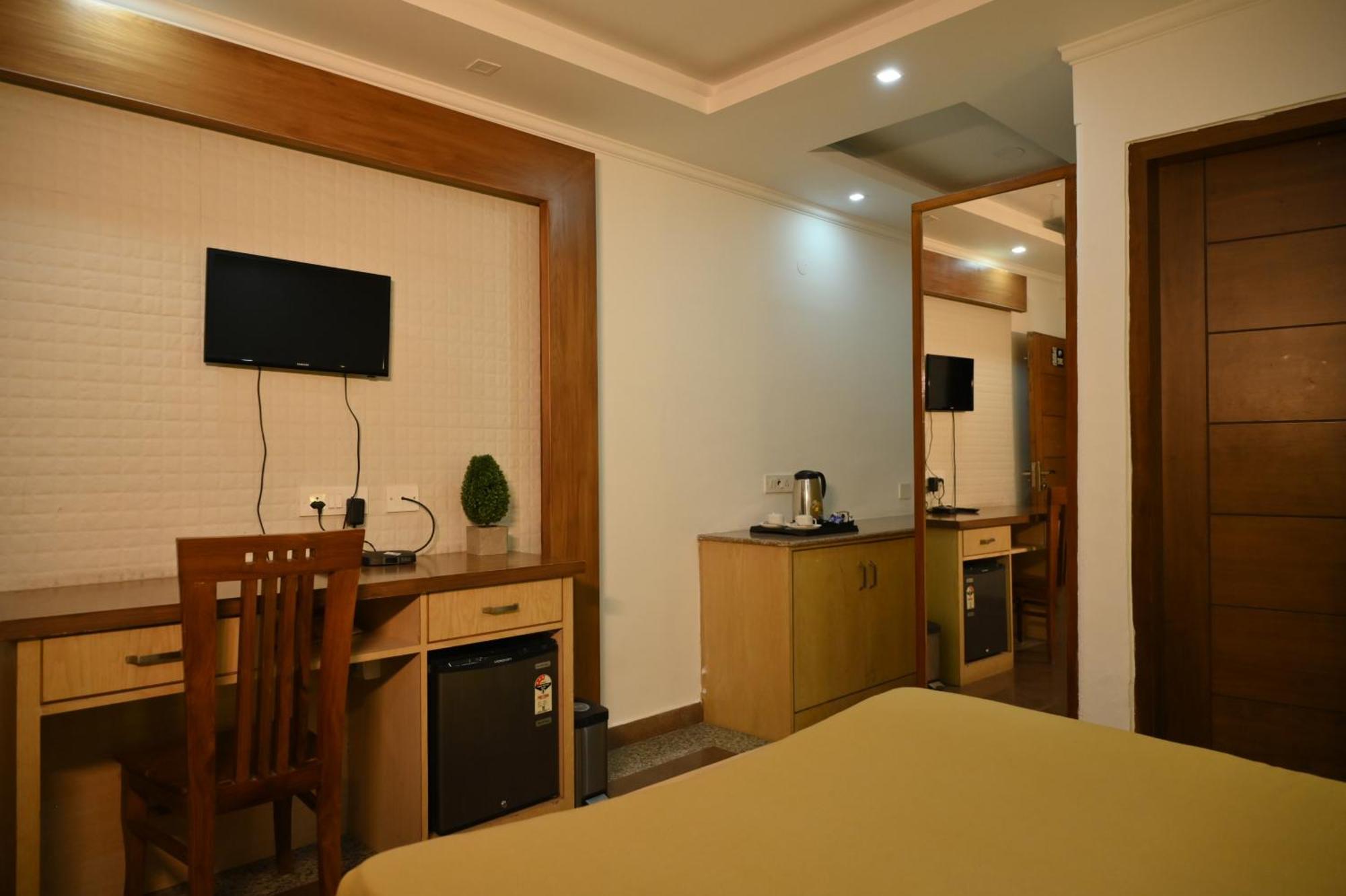 Hotel Dh Dharamsala Exteriér fotografie